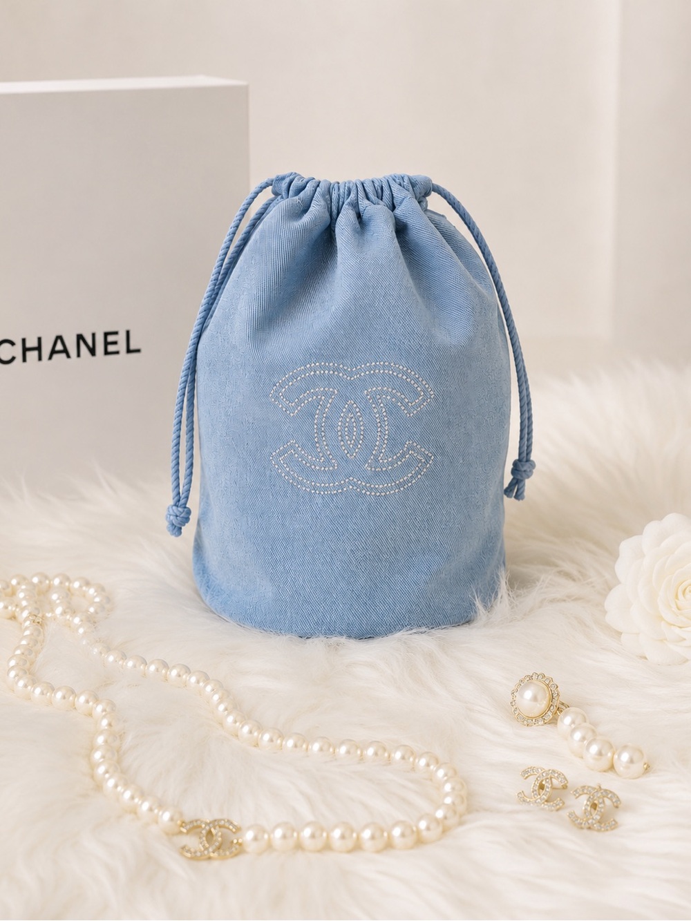 CHANEL - Light Blue Denim Drawstring Pouch with Stitched CC - Picture 3 of 3